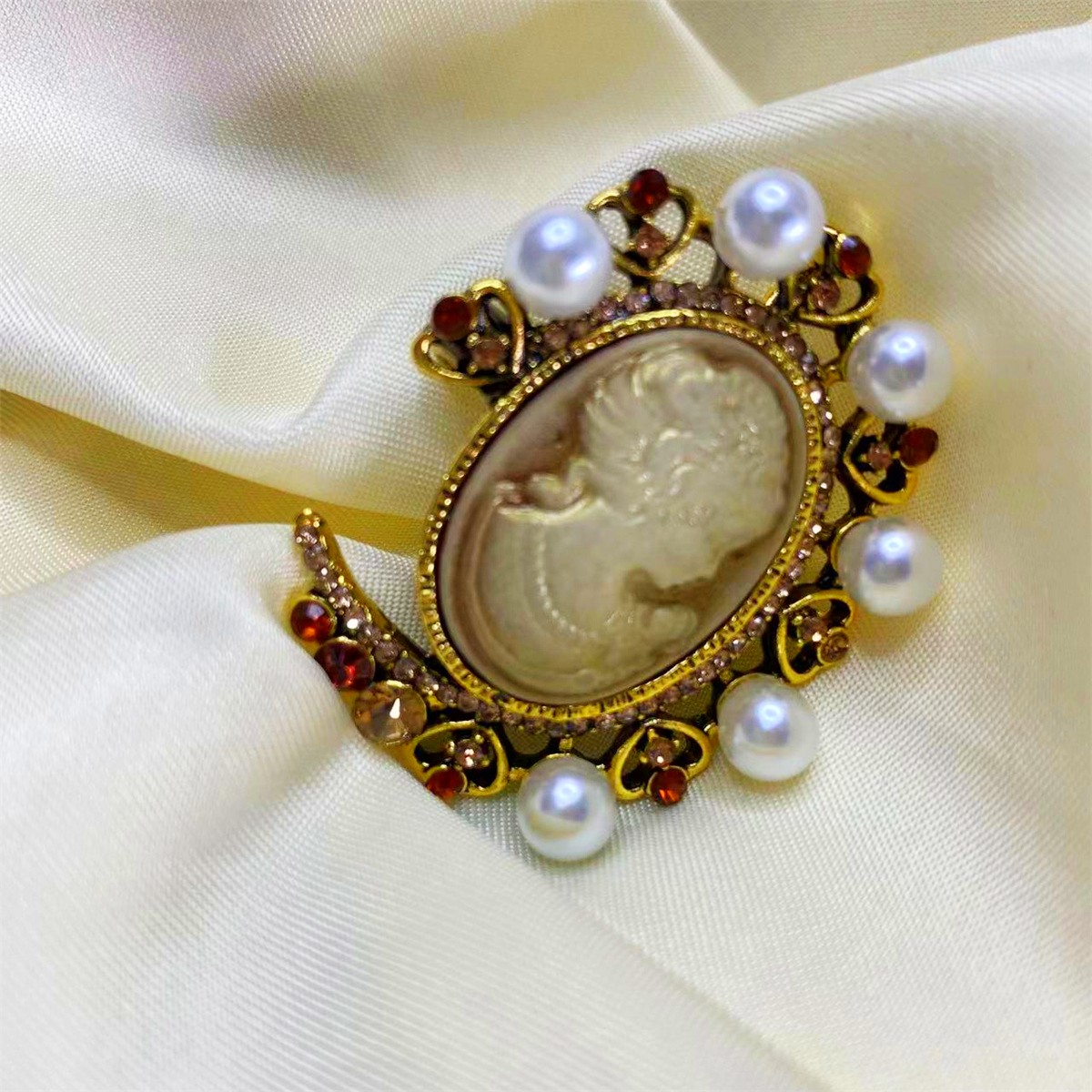 Retro Medieval Palace Brooches For Women Vintage Pin Gem Brooches Jewelry  Pins