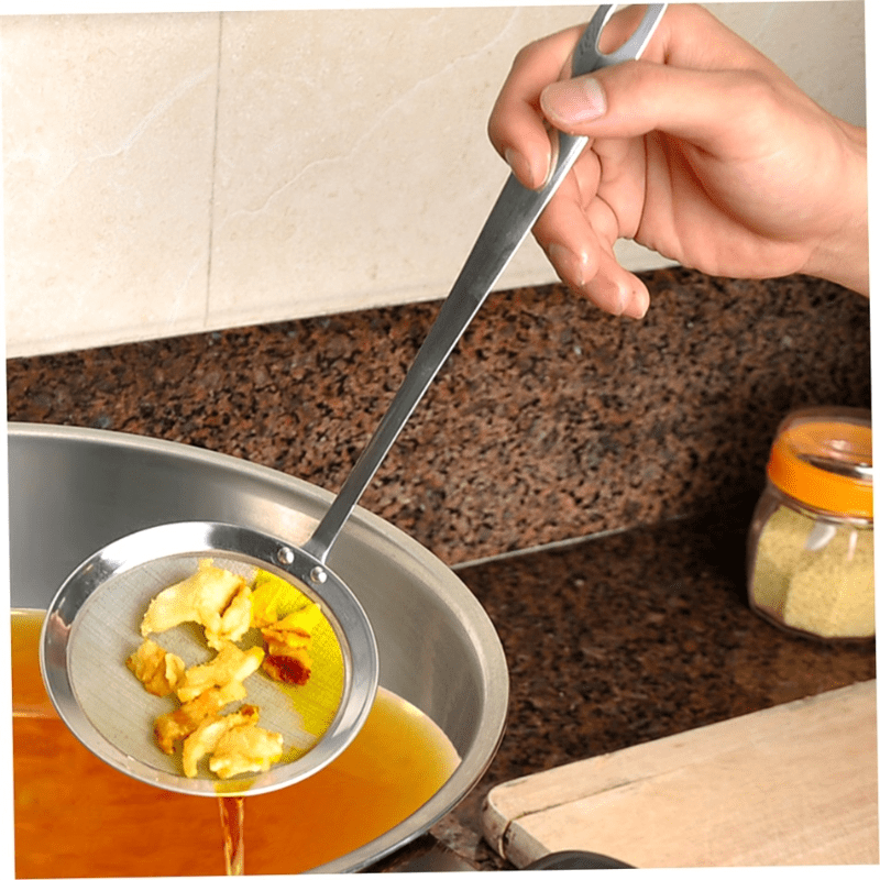 Spider Strainer Skimmer Spoon, 5.5 Inch Stainless Steel Strainer with  Handle Fryer Scoop Wire Strainer Ladle Kitchen Utensils for Cooking Frying  Pasta