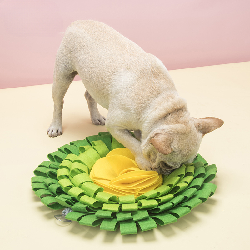 1Pc Pet Sniffing Mat Flower Shaped Slow Food Mat Olfactory