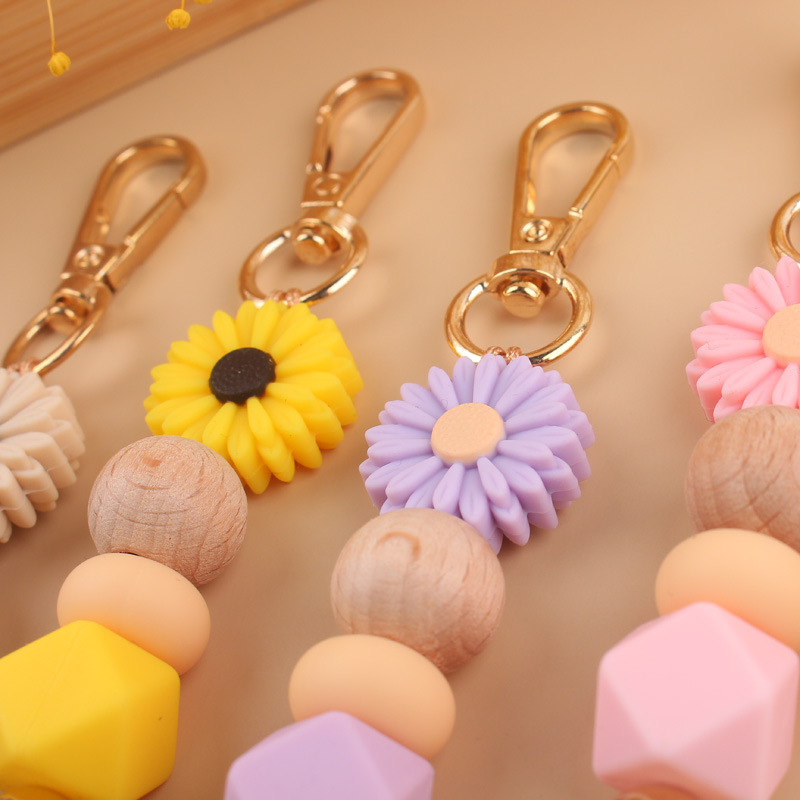 Daisy Flower 3D Keyring / Bag Charm / Floral Design Key Chain 