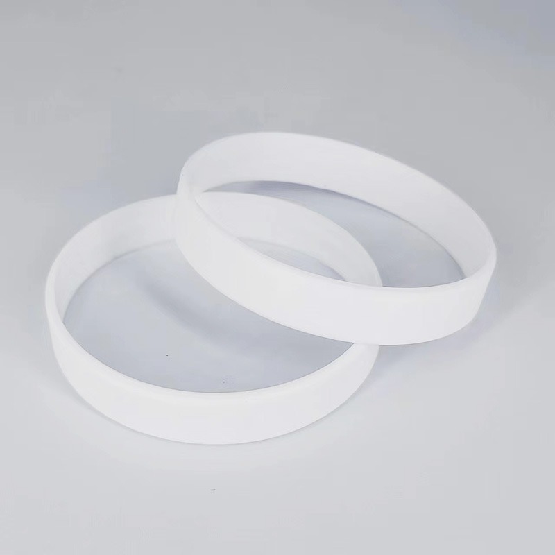 Sports team deals silicone rings