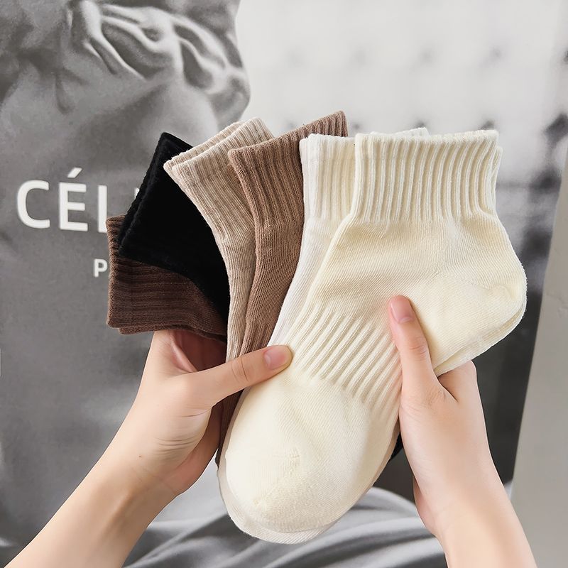 

5 Pairs Of Women's Winter Soft Crew Socks, Solid Color Sporty Stylist Cozy Casual Socks For Daily Wear
