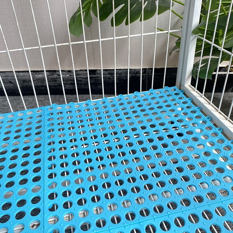 Size of plastic top matting for dog cage