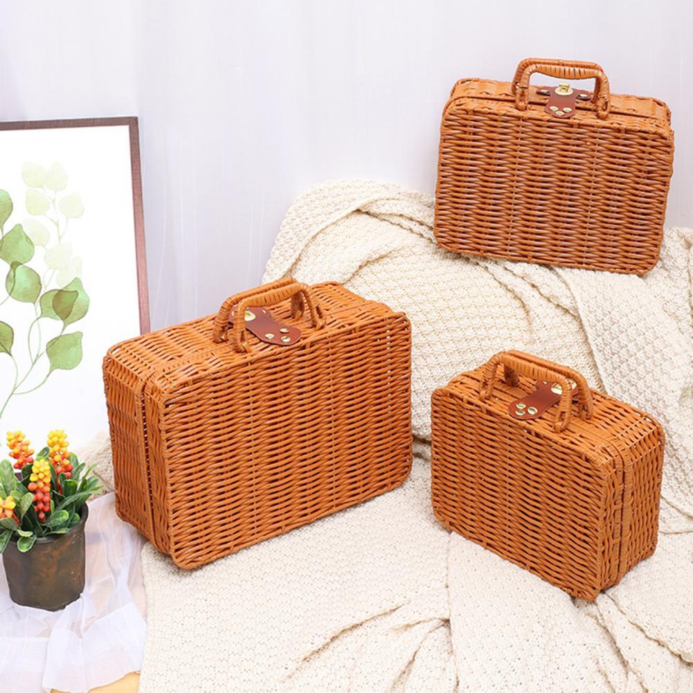 Wicker Rattan Flower Basket, Wedding Flower Baskets, Willow Handwoven  Basket with Handles and Plastic Insert, Woven Eggs Candy Basket for Garden  Decor 