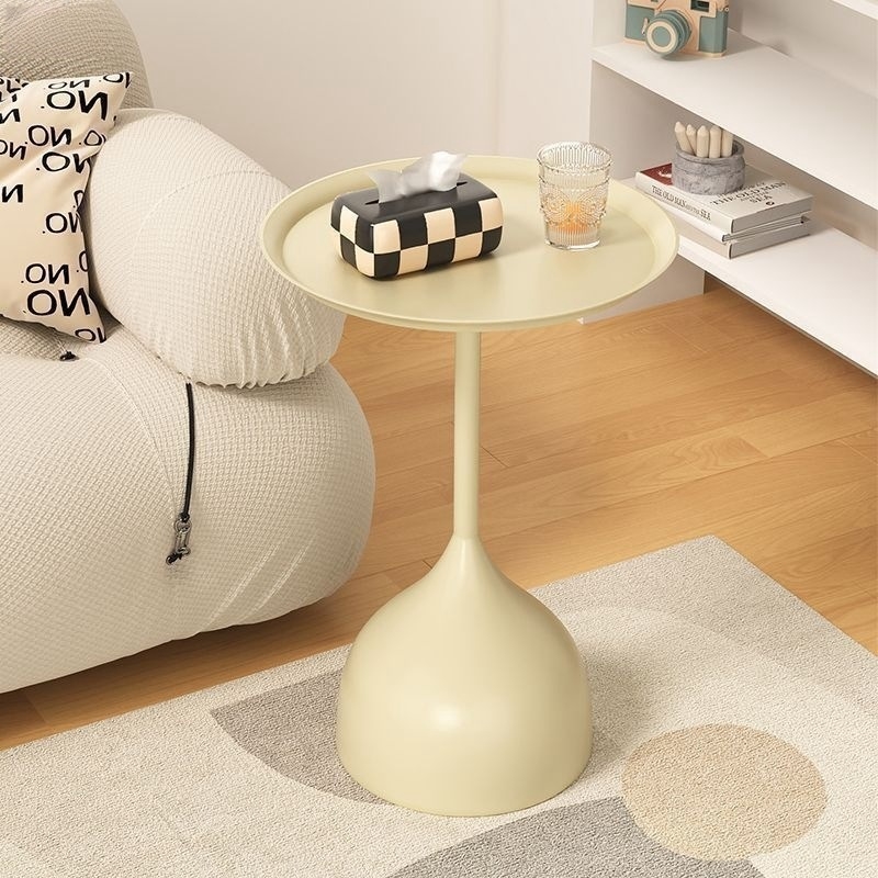 Table basse design simple Table de table de nuage Table d'appoint