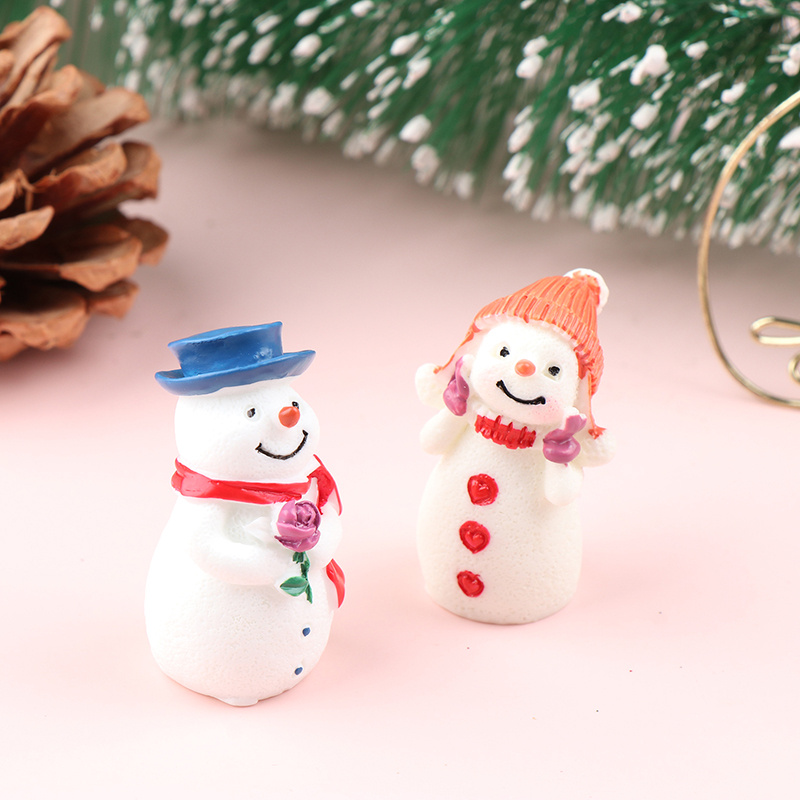 UDIYO 2pcs Christmas Miniature Ornaments , Resin Mini Christmas Ornaments  Santa Claus Snowman Christmas And Other Animals Figurines Decoration for