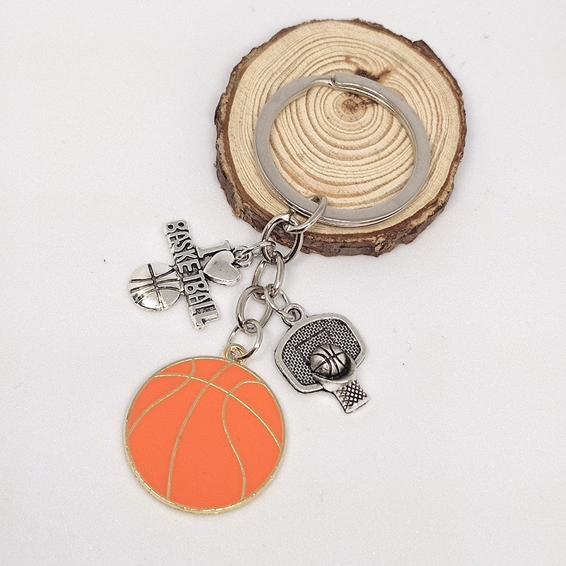 1pc Basketball Keychain for Men, Sports Style Key Ring, Sports Bag Accessory,Temu