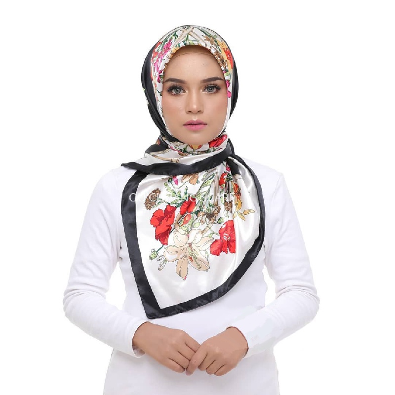 27 55 Chain Belt Print Square Scarf Satin Bohemia Imitation Silk Scarf Bandana  Women Headscarf Simple Neckerchief, Shop On Temu And start Saving