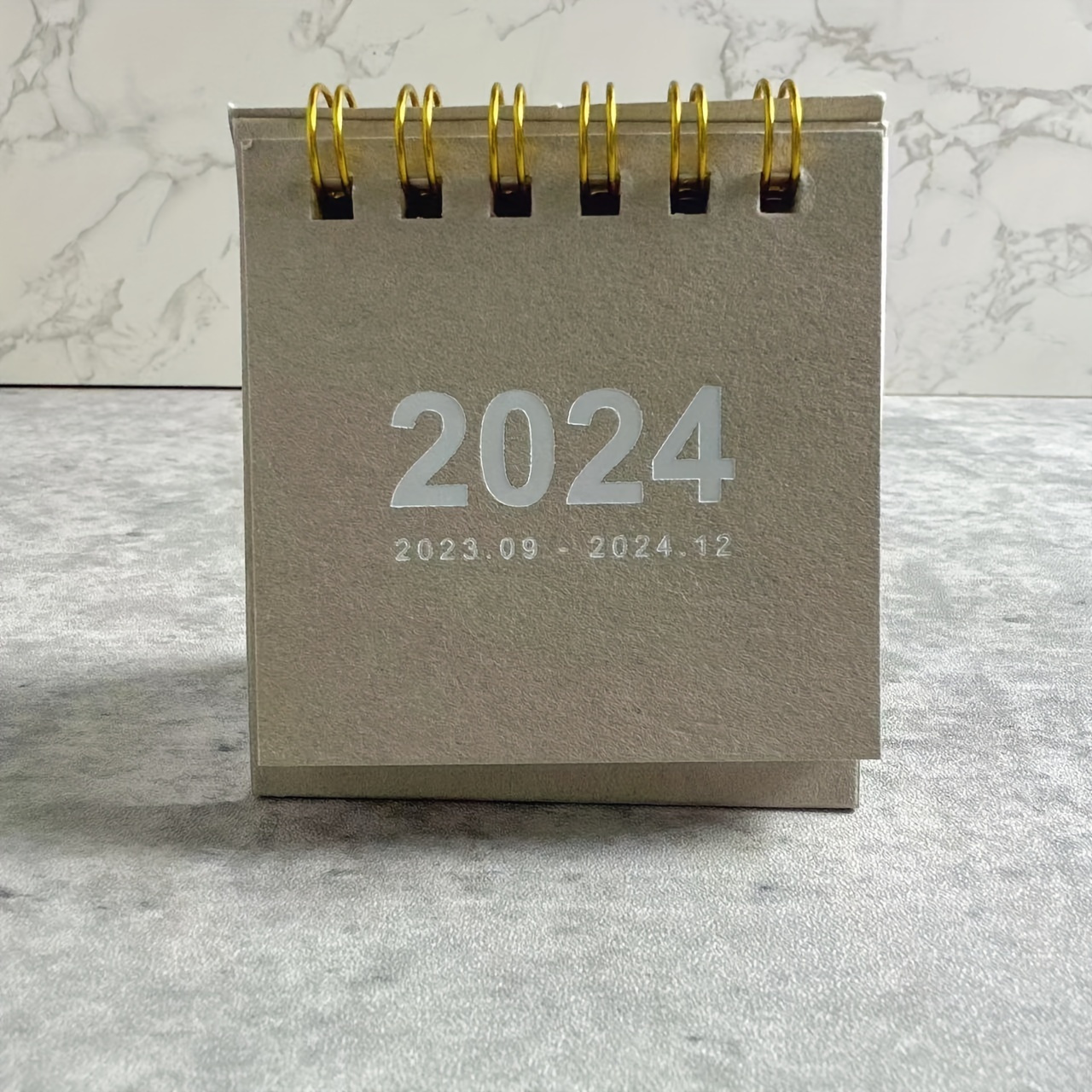 1pc Papier Beige Simple 2024 Police Bronzante Calendrier - Temu France