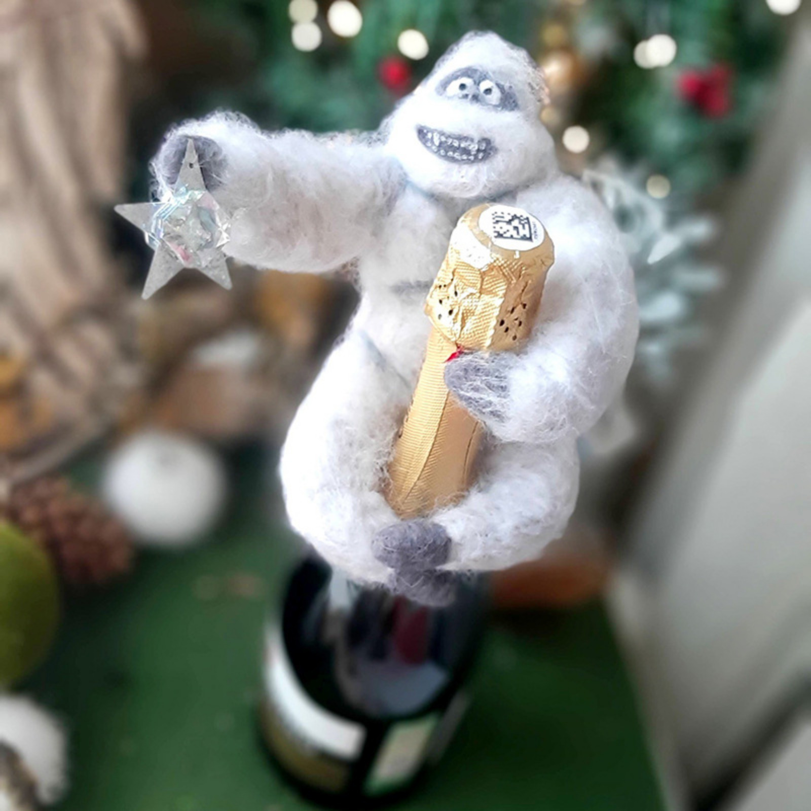 Christmas Tree Topper Abominable Snowman Xmas Chimpanzees Ornament