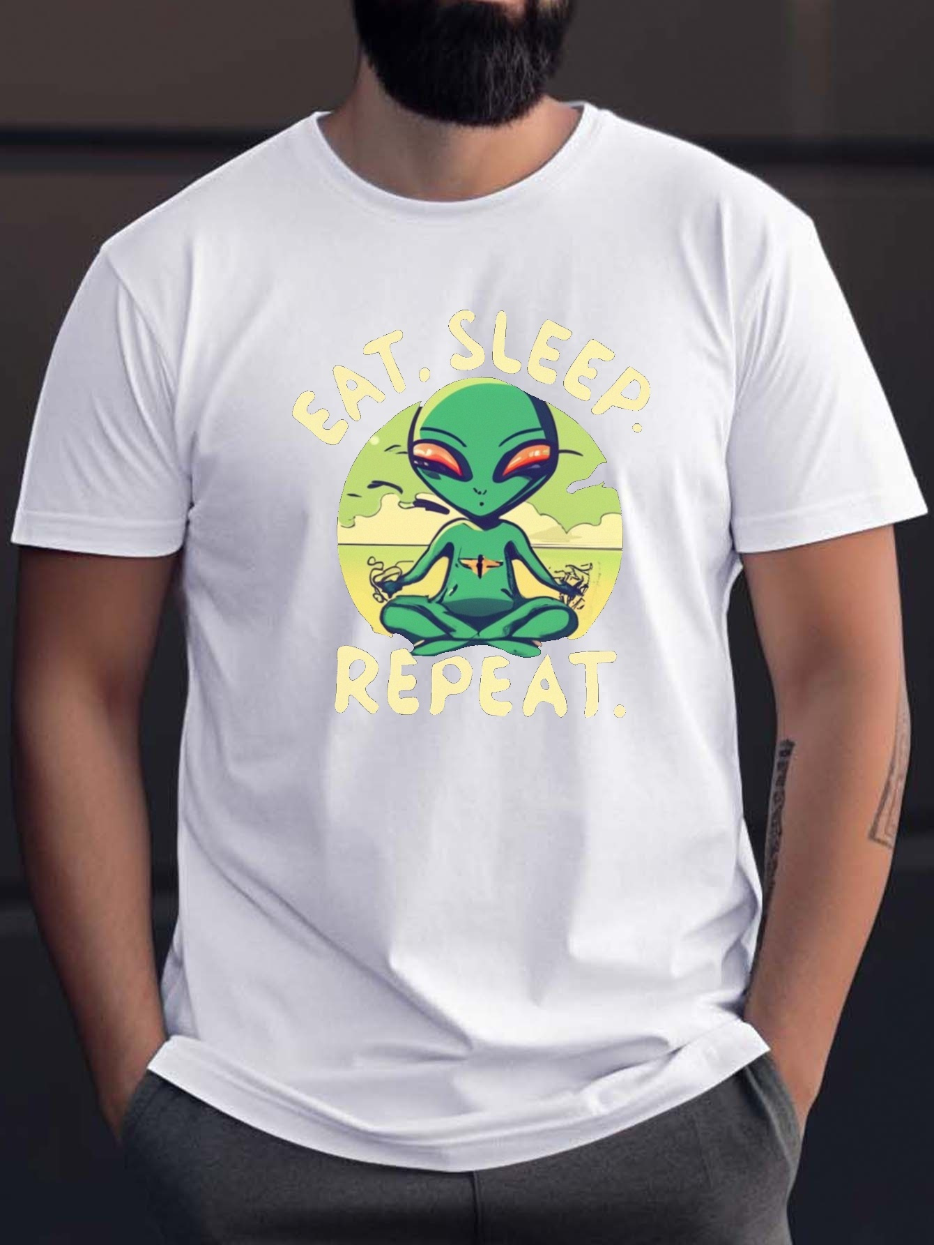 Modelo Imagem de desenho animado Alienígena Camiseta on-line
