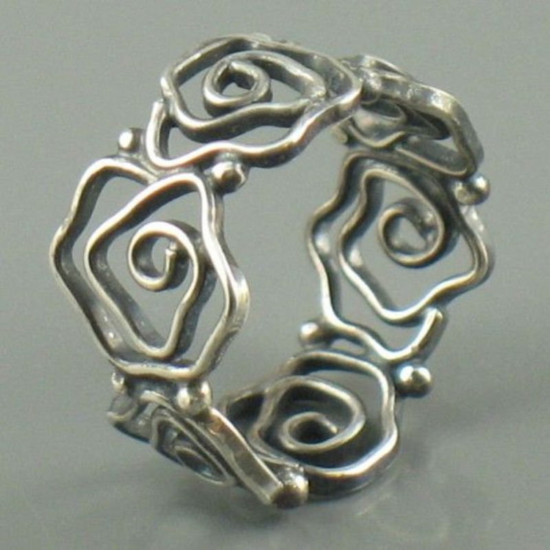 

Vintage Band Ring Hollow Rose Design Suitable For Men And Women Match Daily Outfits Chic And Cheap Thing That U Must Have 1