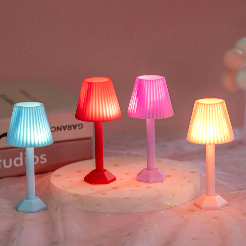 1:12 Maison de poupée Miniature Led Night Light Lampadaire Mini lampe de  bureau Home Decortoy