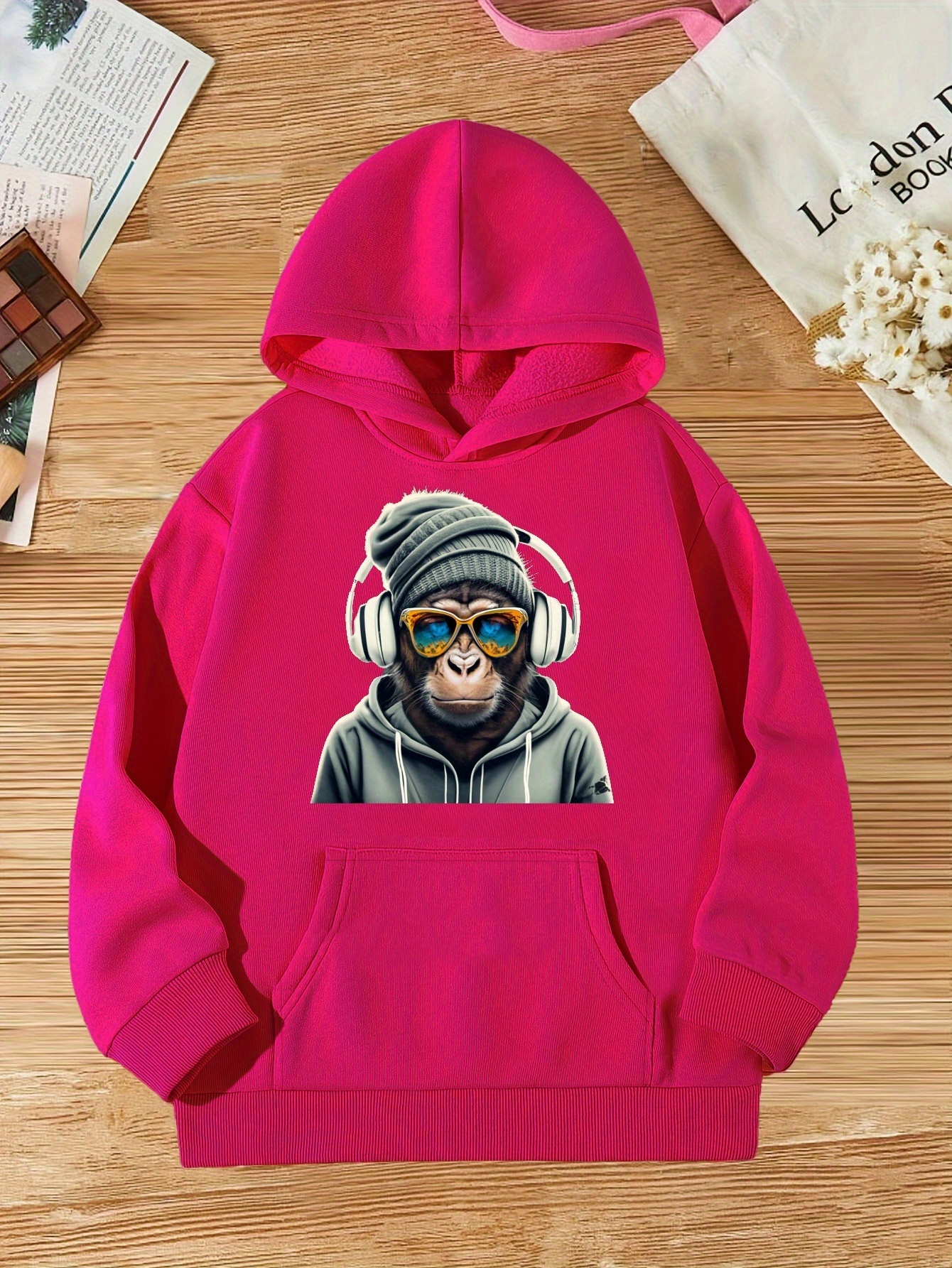 Sweatshirt with clearance earphones