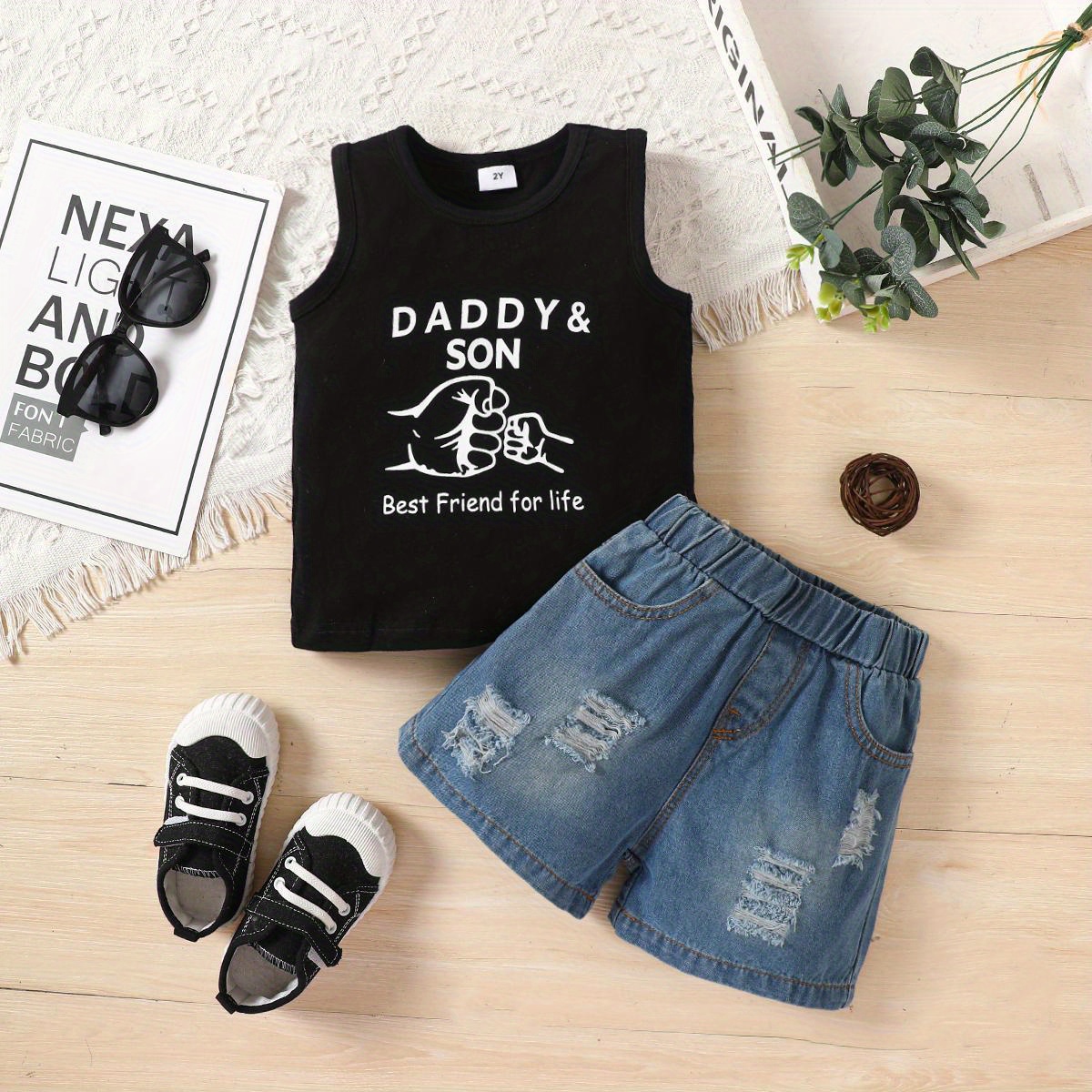 2pcs Kid Boy Letter Print Short-sleeve Black Tee and Ripped Pants Set