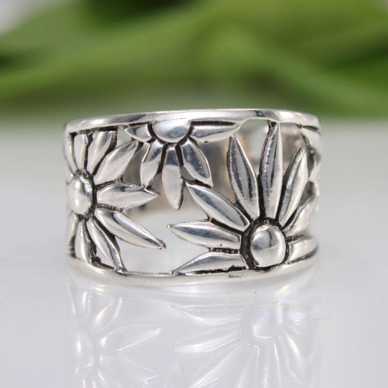 

Vintage Band Ring Retro Flower Design Silver Plated Suitable For Men And Women Match Daily Outfits Party Accessory Dupes Luxury Jewelry