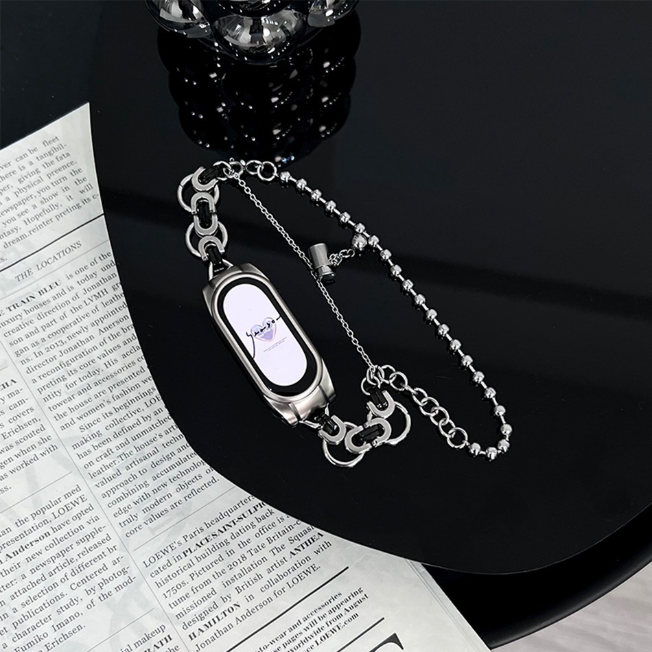 Mi Band 8 can be worn like a necklace