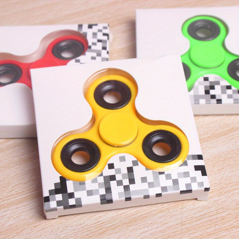 Finger gyroscope Triangle fingertip gyroscope Decompression toy