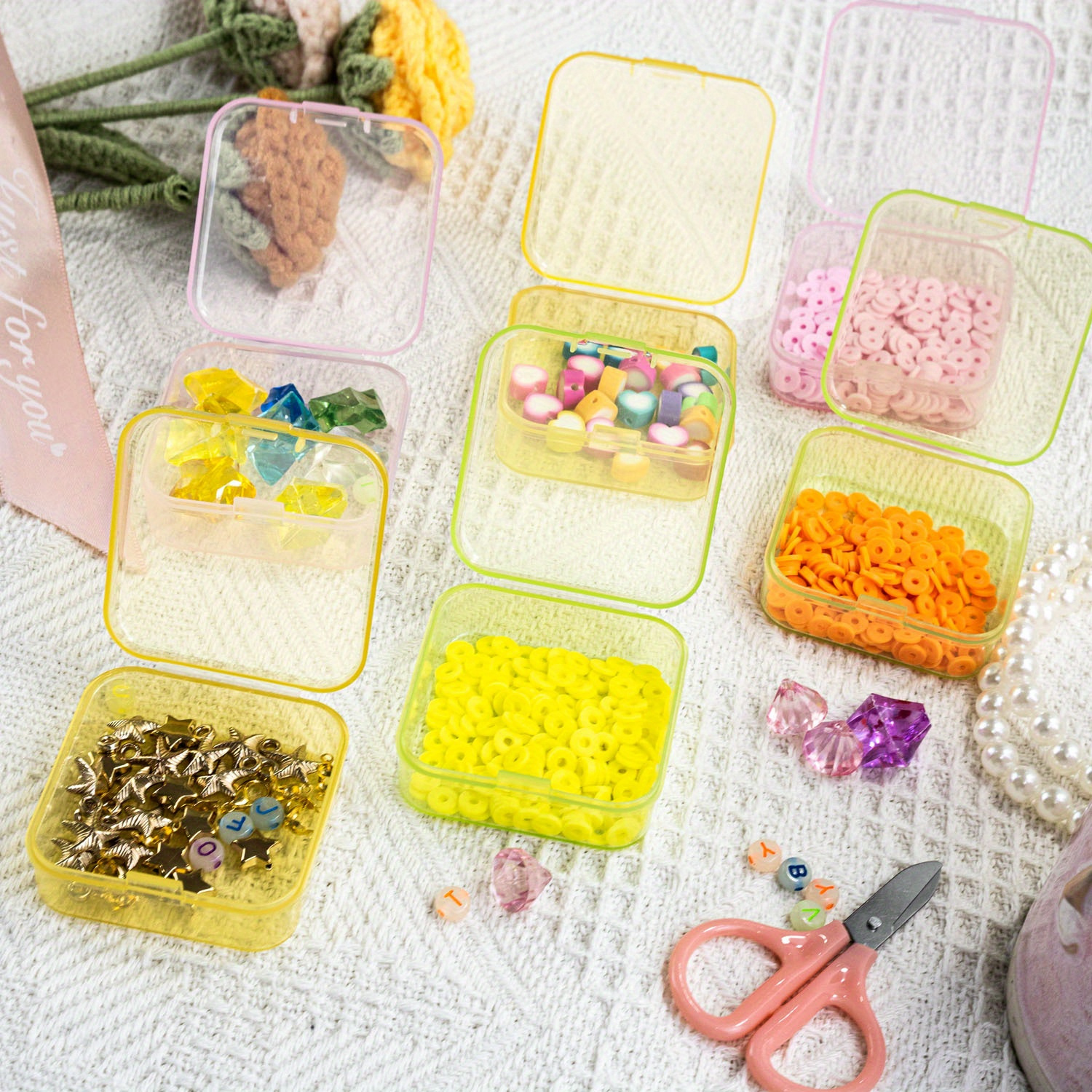 Boîte mini rangement perles et accessoires plastique cristal 7  compartiments de Le Basique, 3,90 €