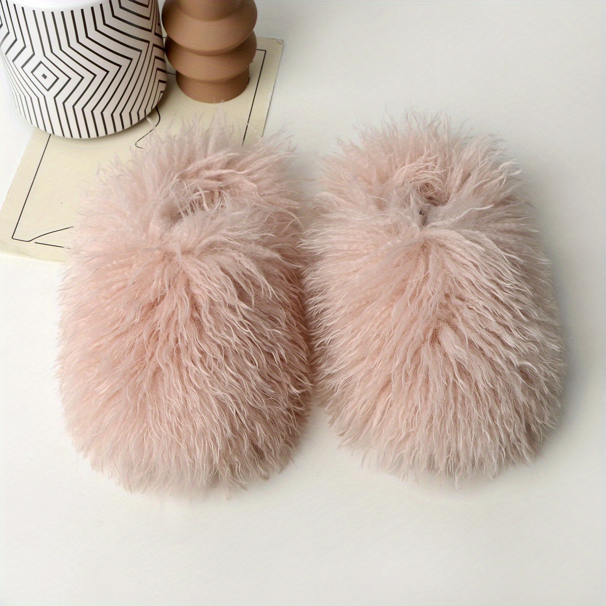 Xhilaration plush sale slippers