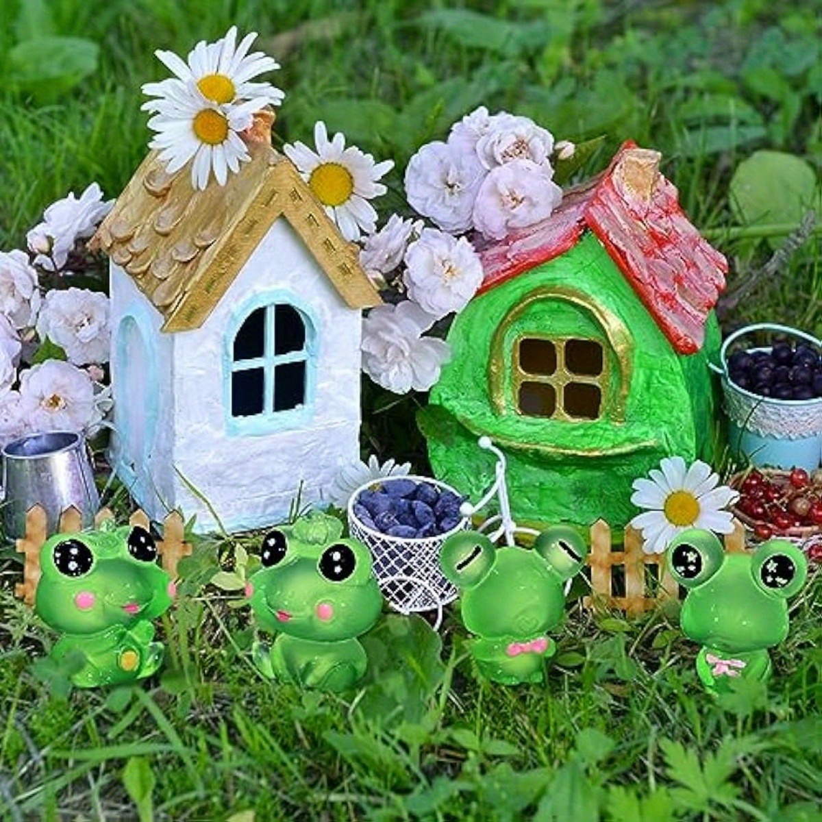 12 Super Cute Green Mushroom Small Frogs , Artificial Frogs , Party  Supplies , Garden Decoration, Fauna, Cake Toppers, Green Frogs 