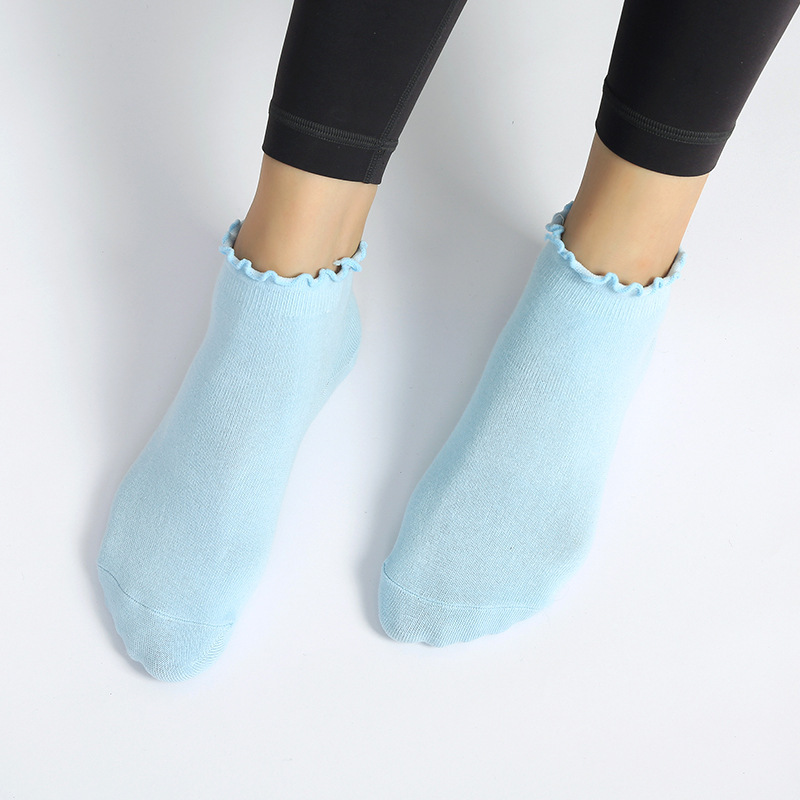 NEW - 2 Pairs Women's Yoga Low Cut Grippy Socks w/ Grips Anti Slip