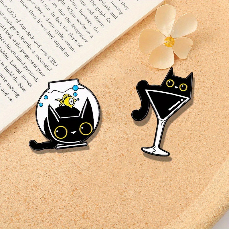 Compra online de Pinos de esmalte de gato preto e branco abraçando gatos  bonitos gatos de desenho animado brooches lapel lapel joias para amigos