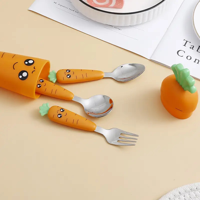 Enfants à manger ensemble d'outils enfants couverts fourchette et