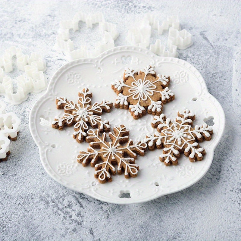 Snowflake Cookie Cutters, Metal Pastry Cutter Set, Biscuit Molds, Baking  Tools, Kitchen Accessories, Christmas Decor - Temu