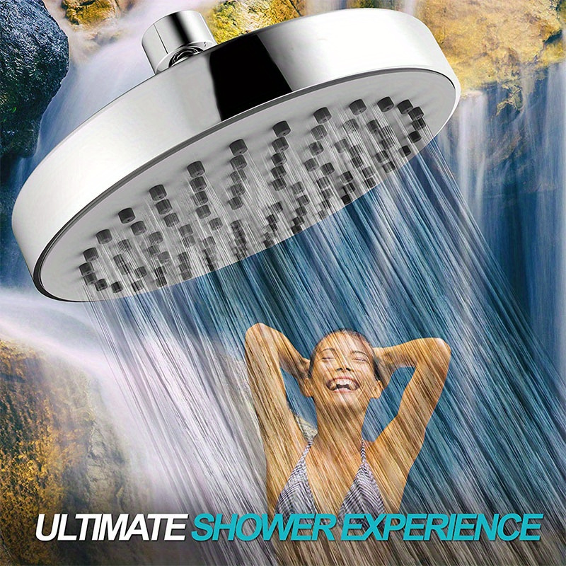 Imagen de una ducha de lluvia montada en la pared en un baño moderno.