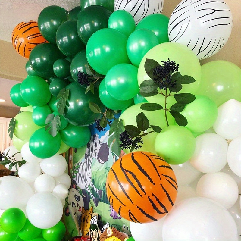 Jungle Theme Balloon Decoration at Home