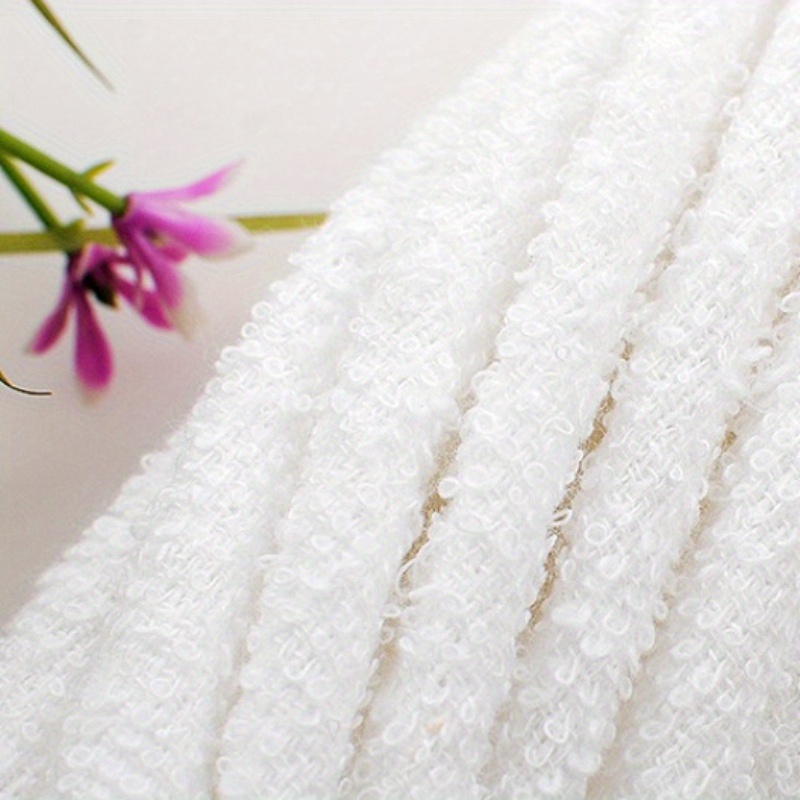 1pc Plain Flower Detail Bath Towel Or Towel, Minimalist Fabric Bath Towel  Or Towel For Home