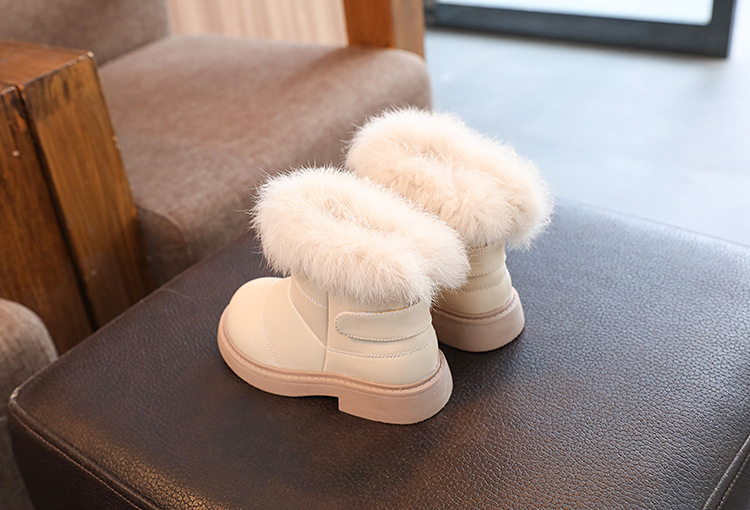 Girls white hotsell fuzzy boots