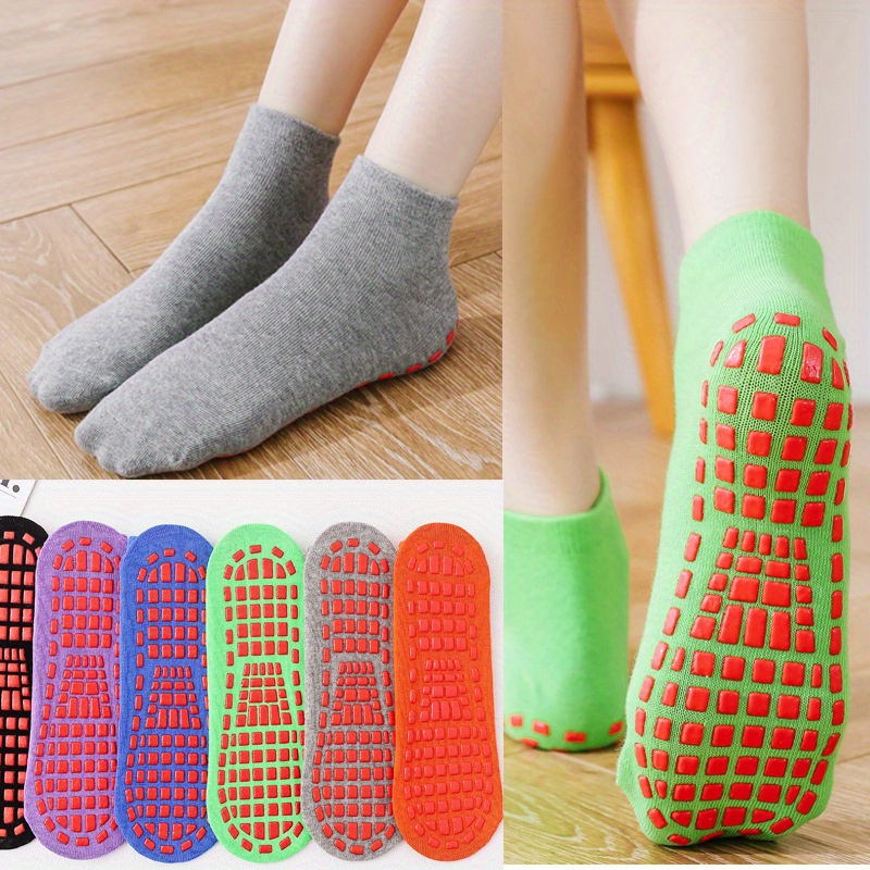 Trampoline Sport Socks with Grips on Bottom for Adults - China
