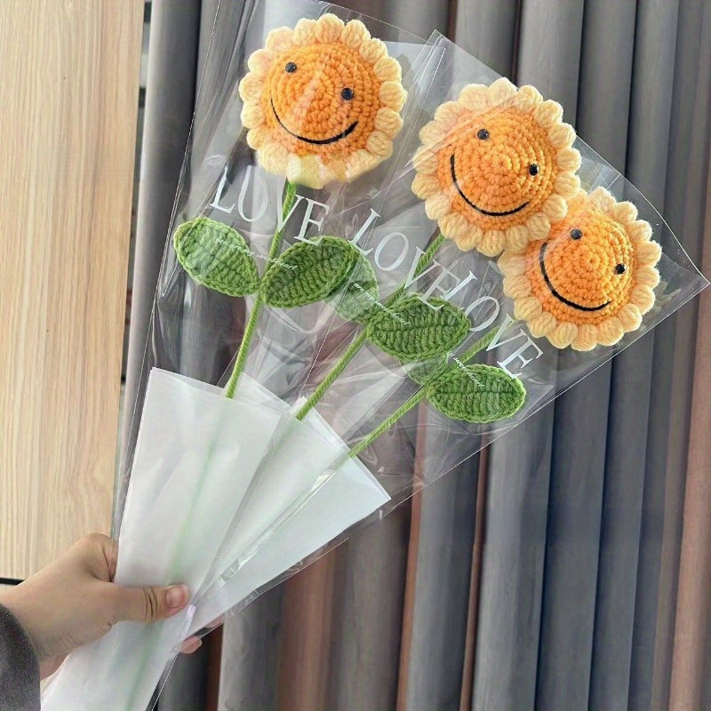 

1pc Smiling Face Sunflower Hand Woven Bouquet, Holiday Party Gift, Party Hand Gift Valentine Decor Mother's Day, Spring Room Decor
