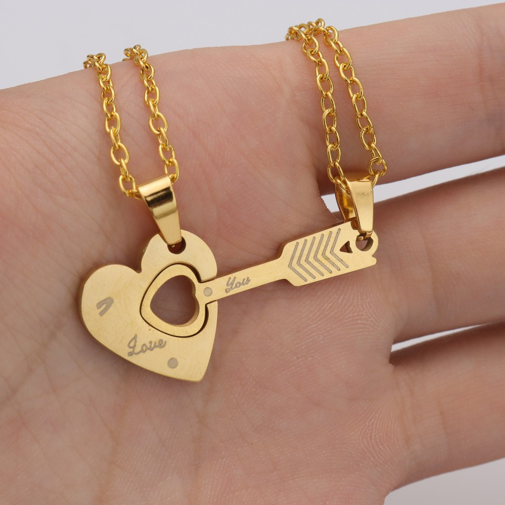 Couple key and hot sale heart necklace set