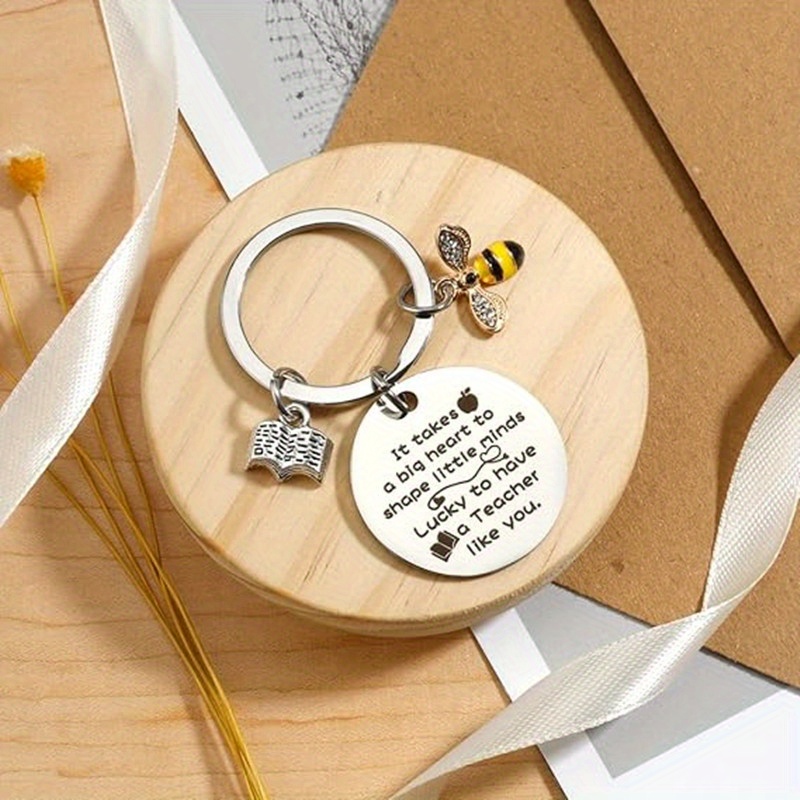1pc, New Small Bee Keychain Thank You Gift for Women Teacher Christmas Valentine's Day Gift Thanksgiving Christmas Party Key Ring Gift,Temu