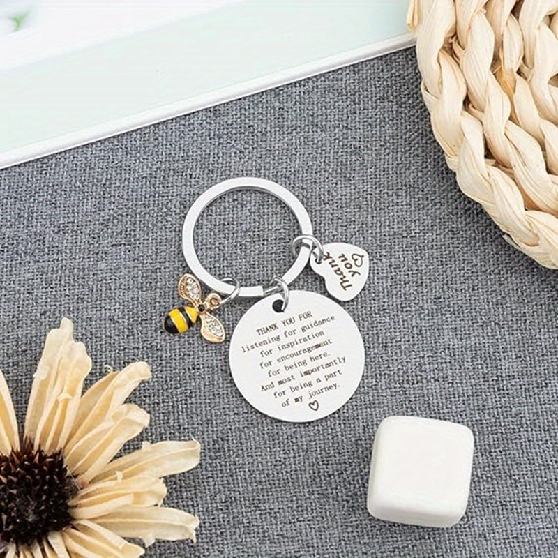 1pc, New Small Bee Keychain Thank You Gift for Women Teacher Christmas Valentine's Day Gift Thanksgiving Christmas Party Key Ring Gift,Temu