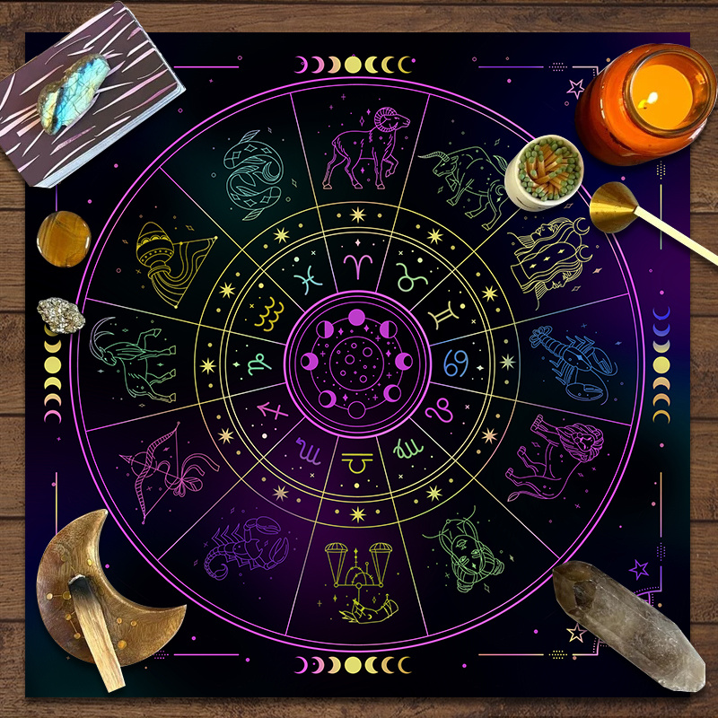 THE ART BOX Altar Cloth Tarot Cards Table Napkins Witchcraft Supplies Black  Gold Tablecloth Square Spiritual Celestial Deck Cloth With Fringes,  Pentagram Goddess, 36x36 Inches : : Home & Kitchen