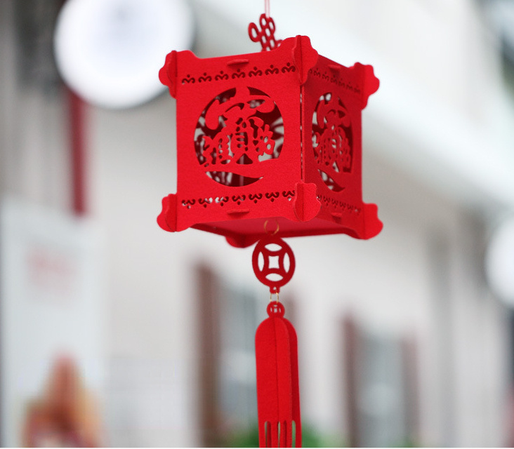 屋内と屋外春のフェスティバルのお祝いのための中国の紙の光の 