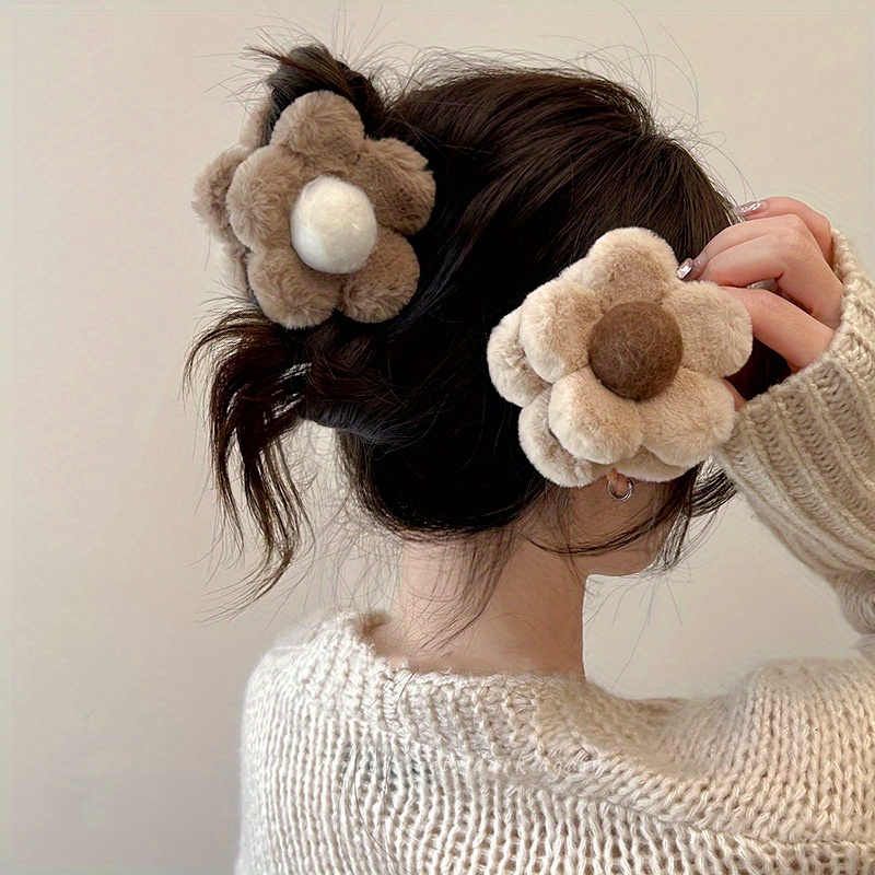 Top Hair Accessories Giving That Stylish And Complete Look To