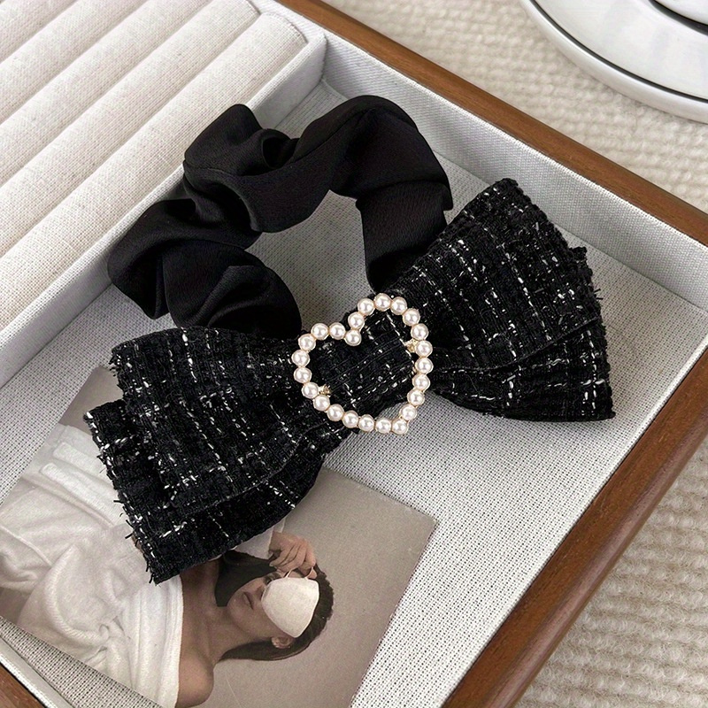 Unique Vintage Pearl Bow Barrette | Silver