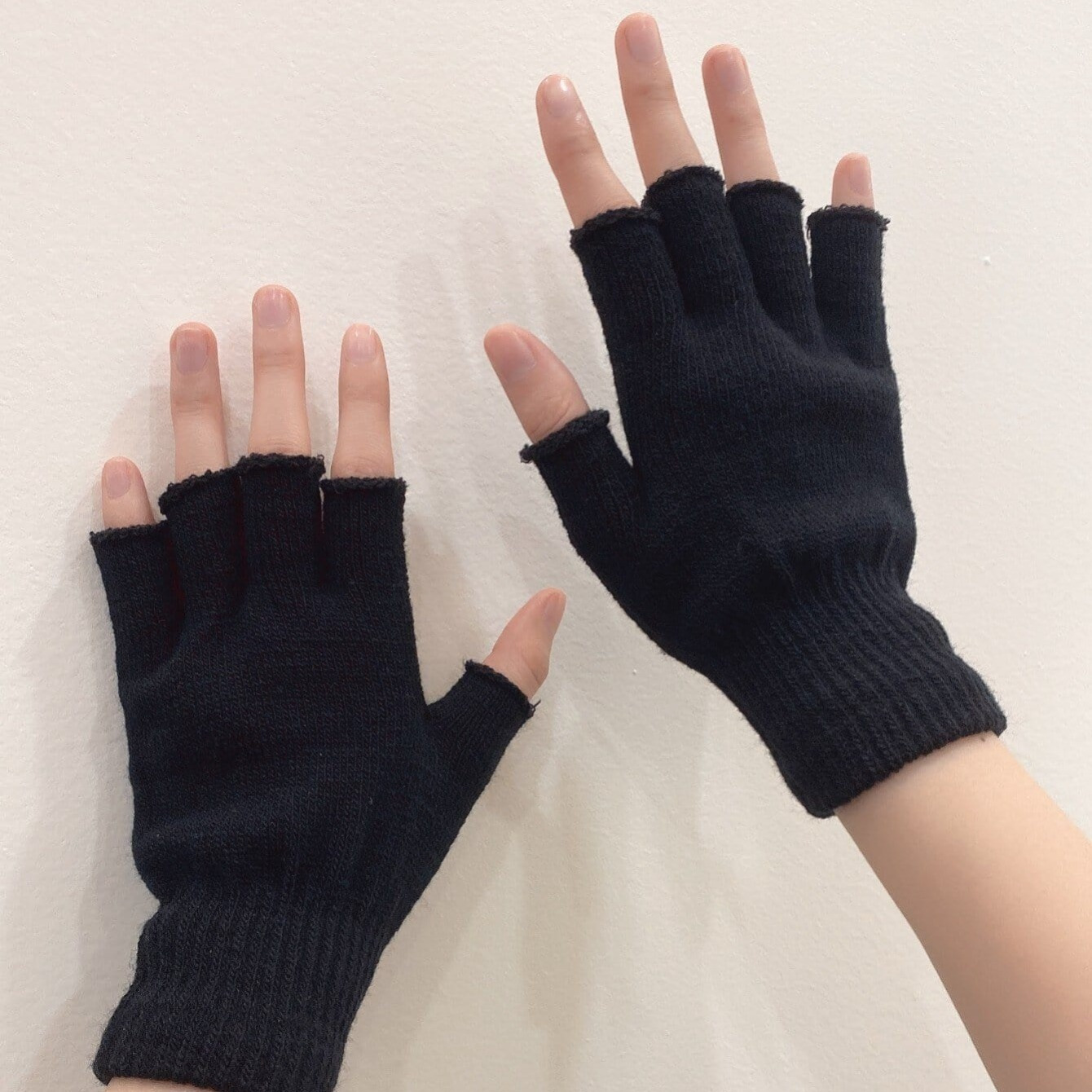 Simplemente minimalista guantes sin dedos