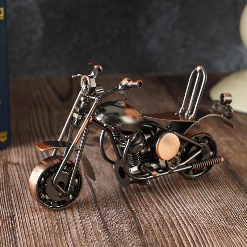 

1pc Retro Iron Art Motorcycle Model Ornaments, Art Nostalgia Collection, Motorcycle Figurines Sculpture For Home Decor, Desktop Decor