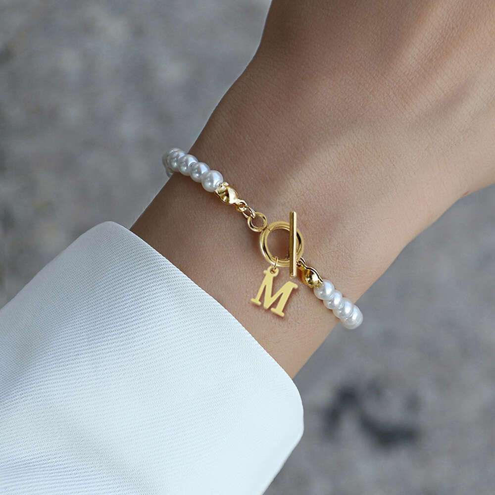 

Classic White Beads Beaded Bracelet With Initial English Letter Pendant Simple Elegant Style For Women Daily Casual