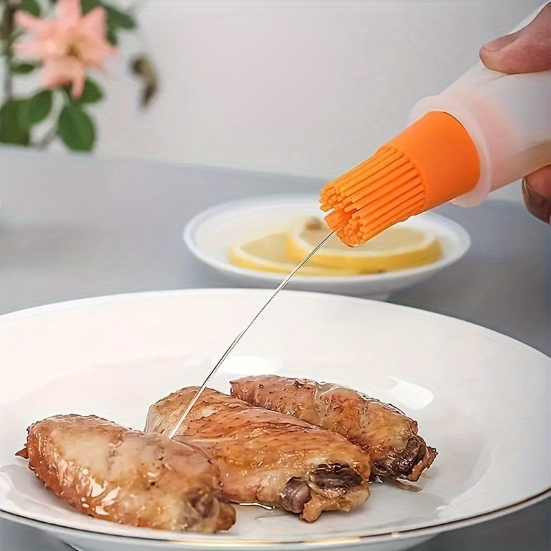 1Pcs Barbecue Oil Brush Oil Dispenser with Brush High Temperature Resistant  Silicone Seasoning Bottle Brush Kitchen Baking Gadgets