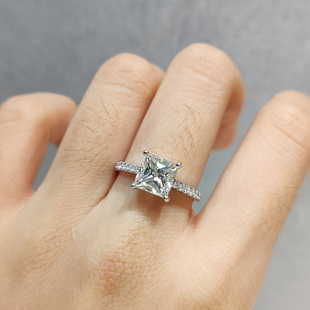 Princess cut clearance moissanite solitaire