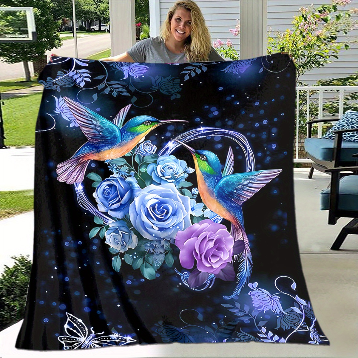 

1pc, Creative Printed Painted Hummingbird With Flowers Flannel 4 Seasons Lightweight Sheets Family Padded Blanket Picnic Travel Agency Casual Machine Washable Blanket