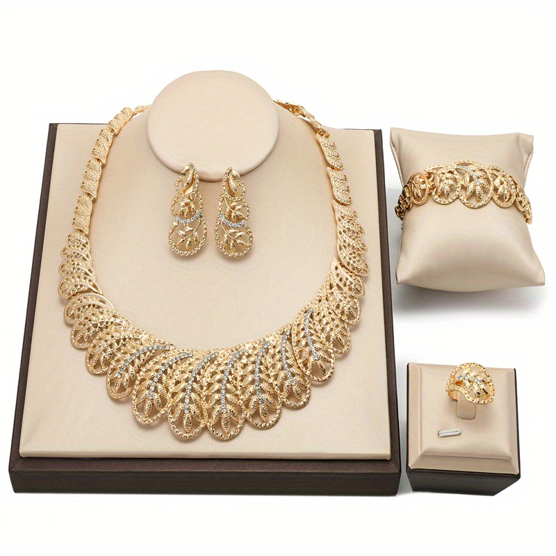 

1 Pair Of Earrings + 1 Necklace + 1 Bracelet + 1 Ring Traditional Bridal Jewelry Set Plated Engagement / Wedding Jewelry