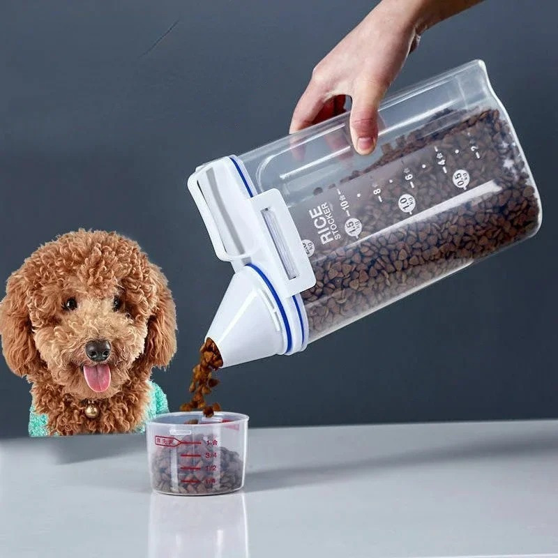 

1.5kg/2kg Sealed Pet Food Storage Container, Airtight Plastic Dog Food Storage Bucket With Measuring Cup And Handle Design